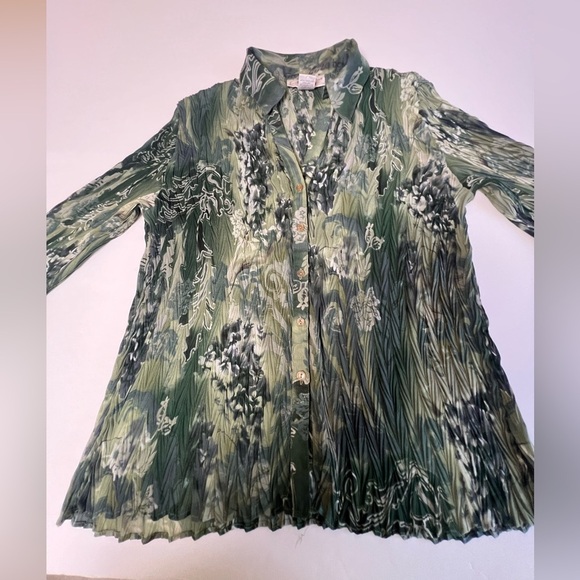 EK DESIGNS SIZE M GORGEOUS PATTERNED SHADES OF GREENS/GRAY 3/4 SLEEVE BUTTON UP - Picture 8 of 11